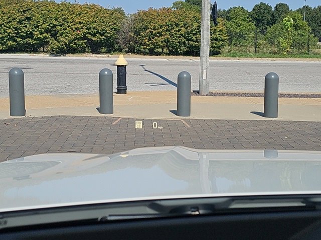 Used 2024 BMW X7 xDrive40i w/ Executive Package image 46