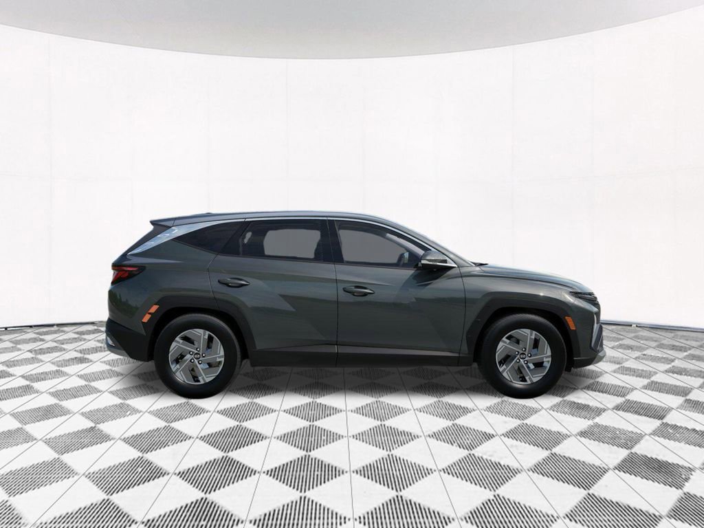 New 2026 Hyundai Tucson Blue SE w/ Tow & Go Package AWD/4WD image 11