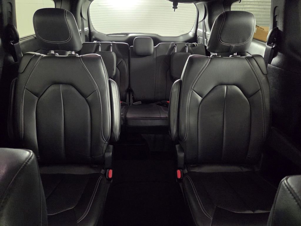 Certified 2020 Chrysler Pacifica Touring-L Plus w/ Advanced Safetytec Group FWD image 22