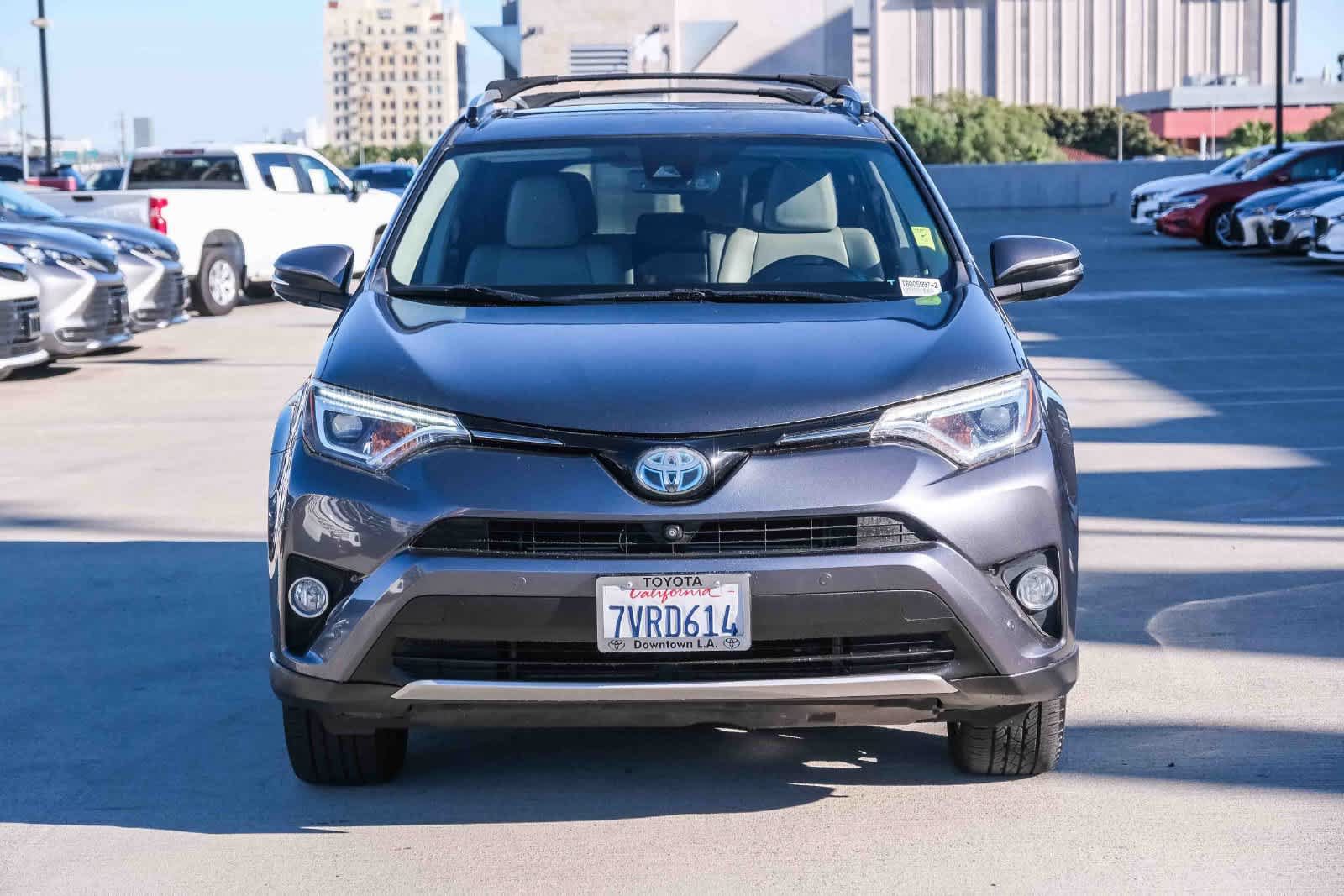 Used 2016 Toyota RAV4 Limited AWD/4WD image 2