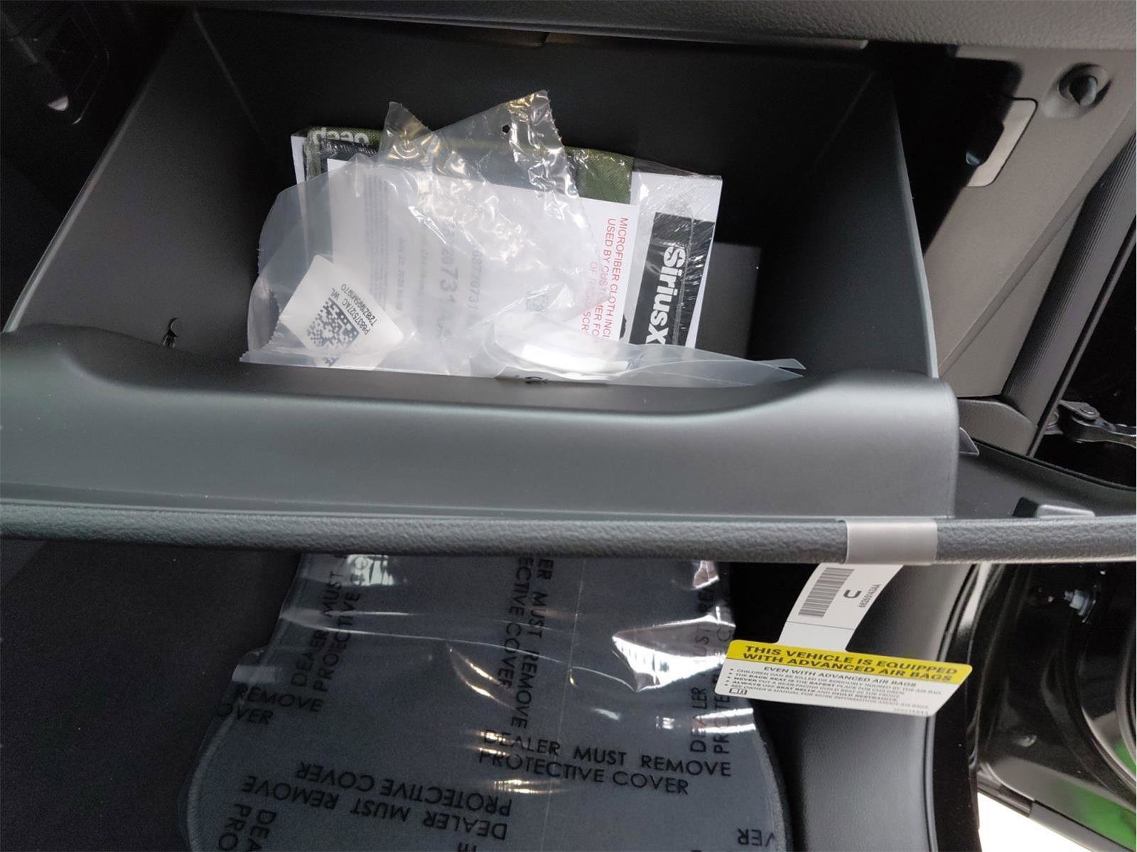 New 2025 Jeep Grand Cherokee L Laredo w/ Luxury Tech Group I AWD/4WD image 16