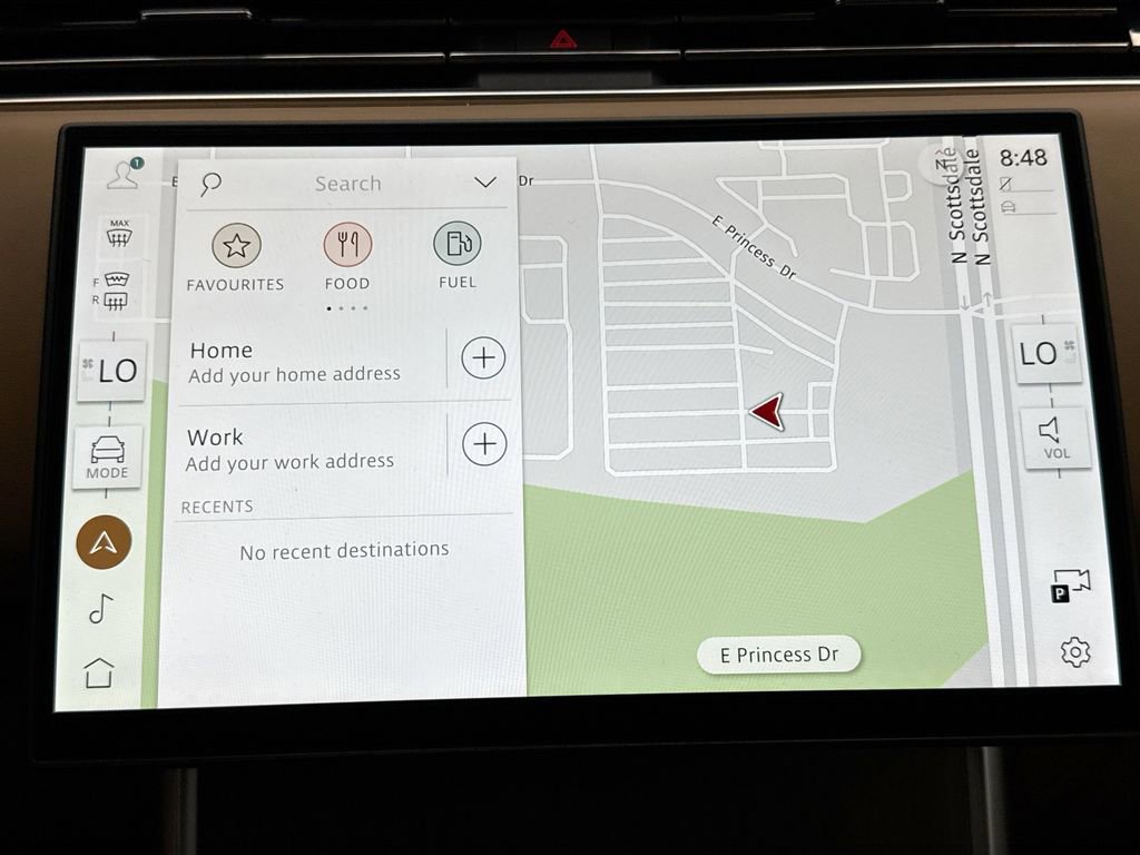 Certified 2025 Land Rover Range Rover SE AWD/4WD image 14