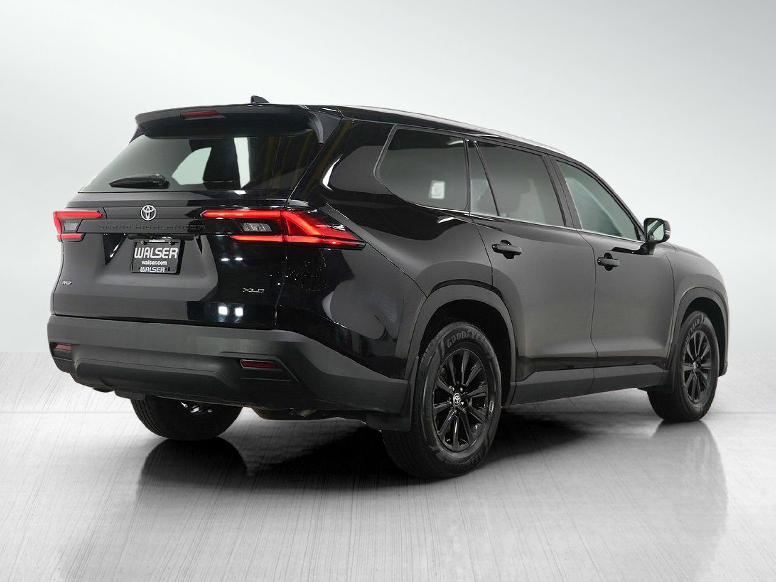 Used 2024 Toyota Grand Highlander XLE image 5