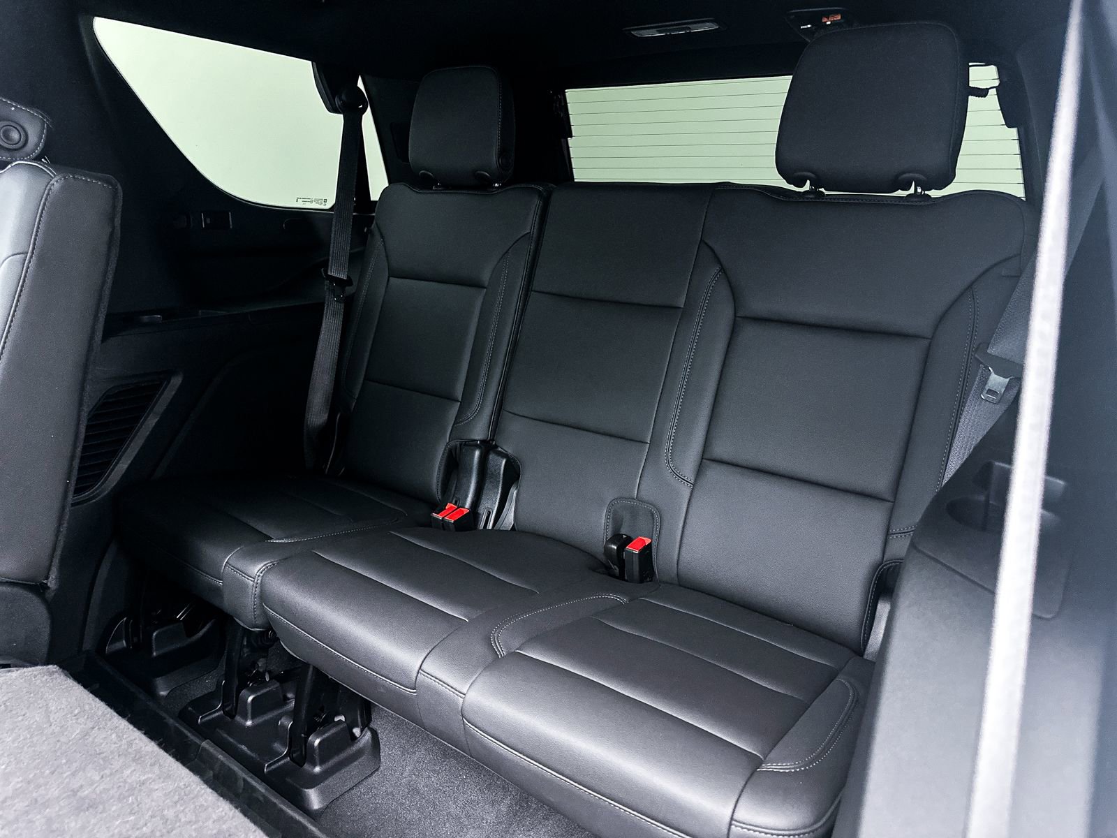 Used 2024 Chevrolet Tahoe LT w/ LT Signature Package AWD/4WD image 8