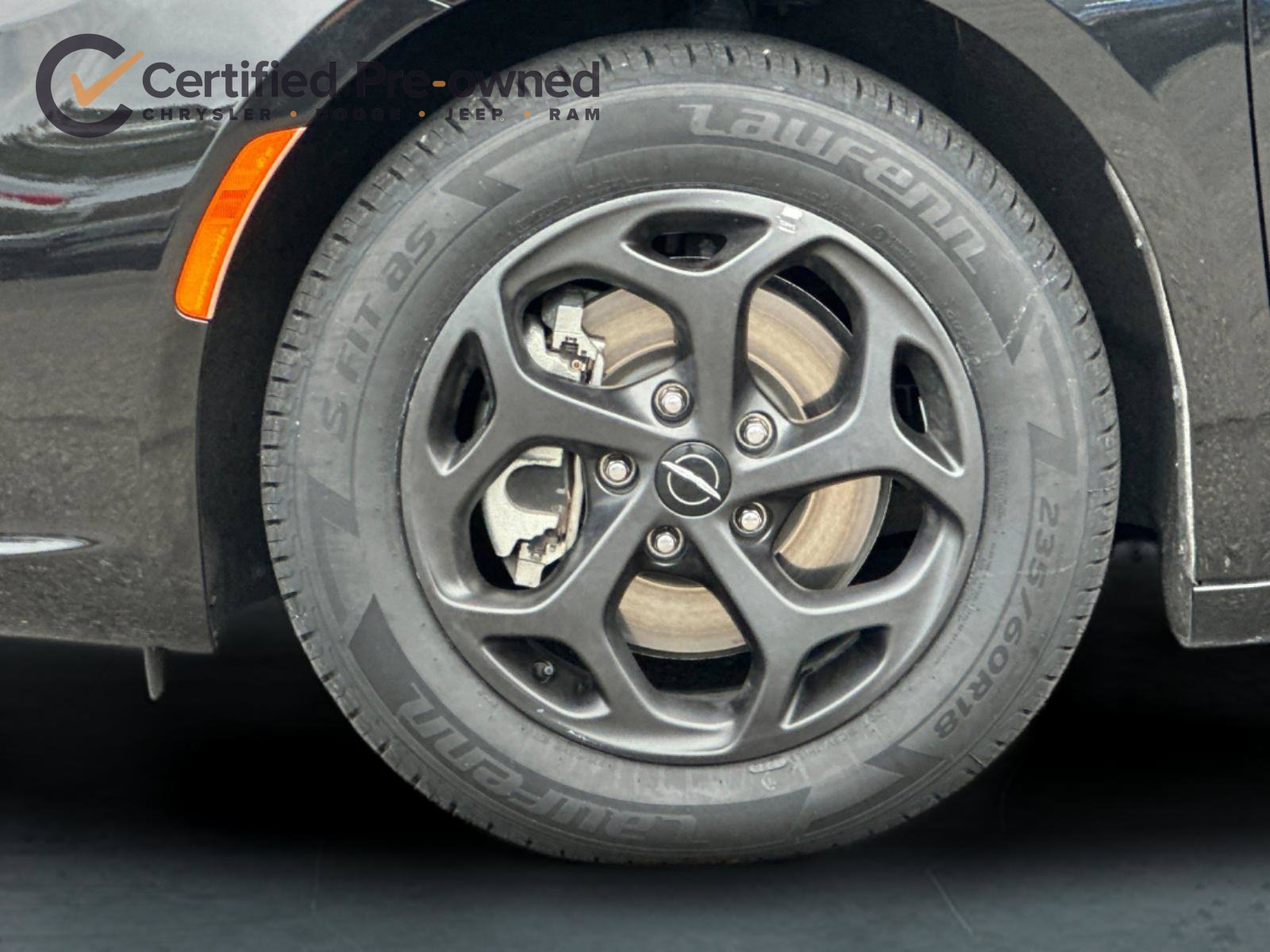 Used 2023 Chrysler Pacifica Touring-L w/ S Appearance Package FWD image 27
