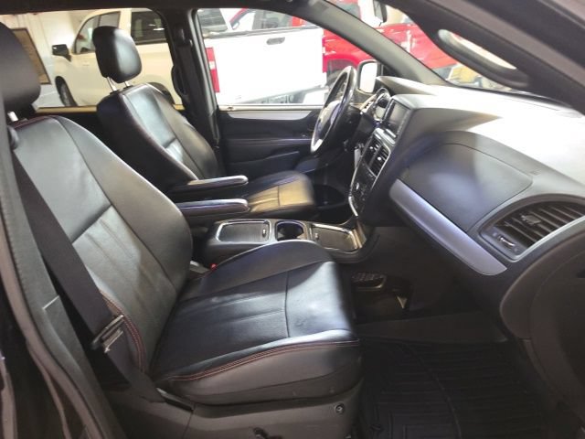 Used 2014 Dodge Grand Caravan R/T FWD image 24