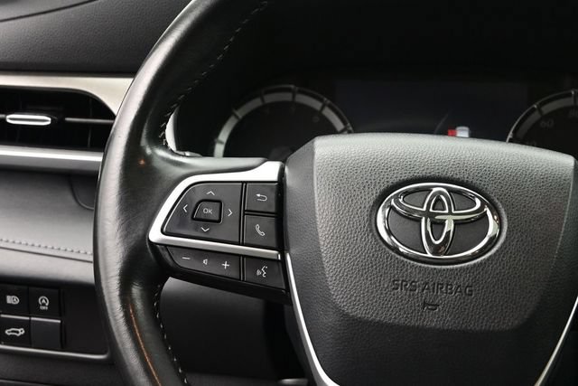 Used 2023 Toyota Highlander XLE AWD/4WD image 28