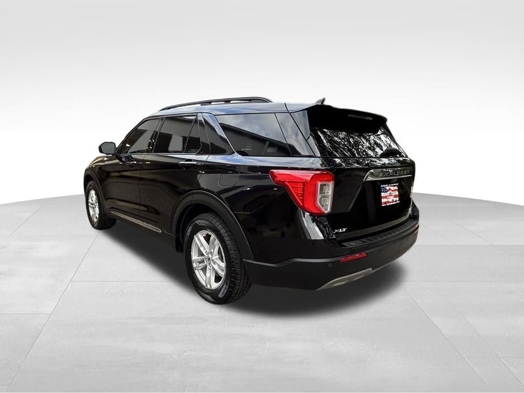 Used 2022 Ford Explorer XLT w/ Equipment Group 202A image 7