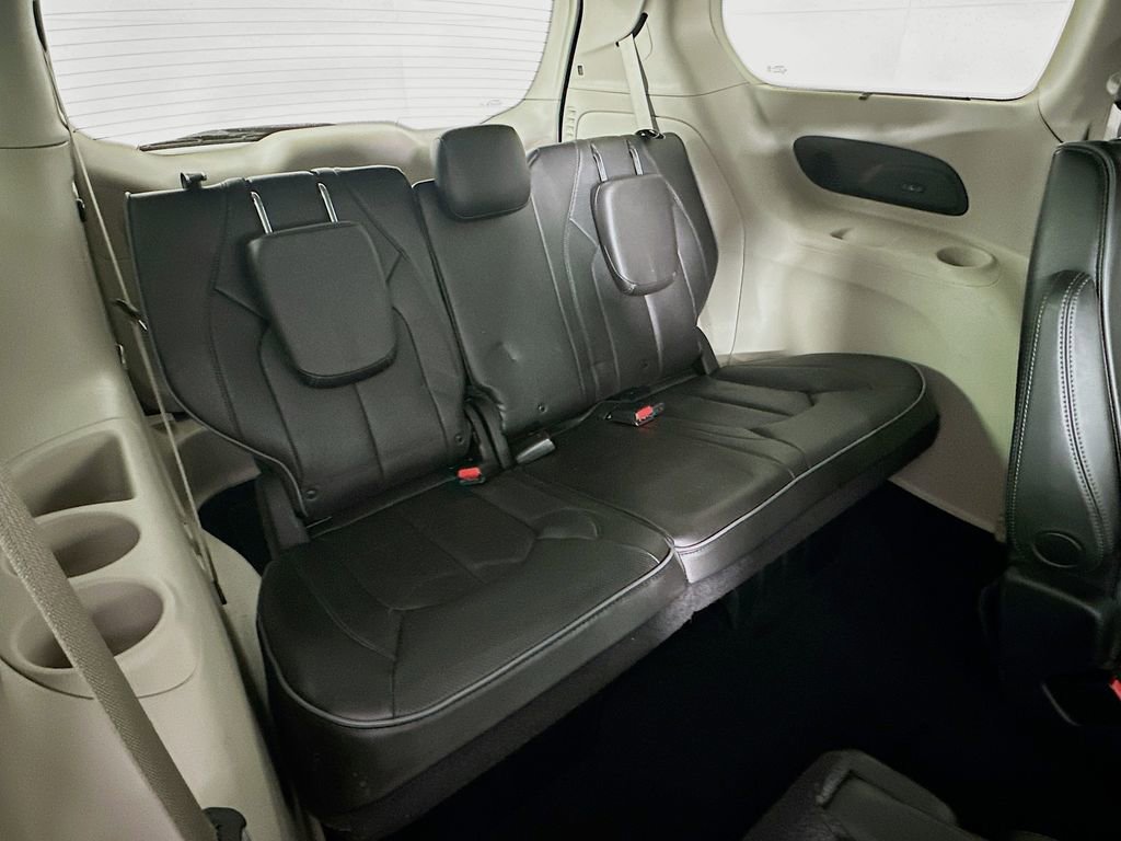 Certified 2020 Chrysler Pacifica Limited image 36