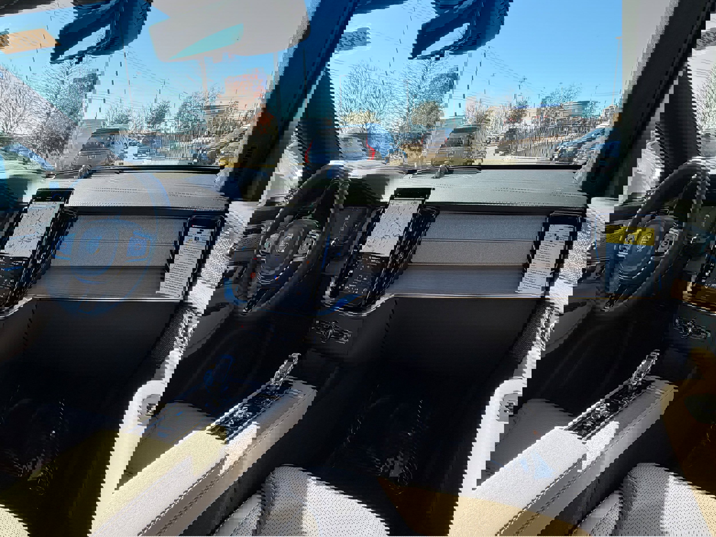 New 2026 Volvo XC90 T8 Ultra w/ Lounge Package image 11