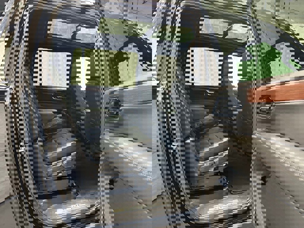 Used 2025 GMC Yukon XL Denali w/ Sun & Power Step Package image 49