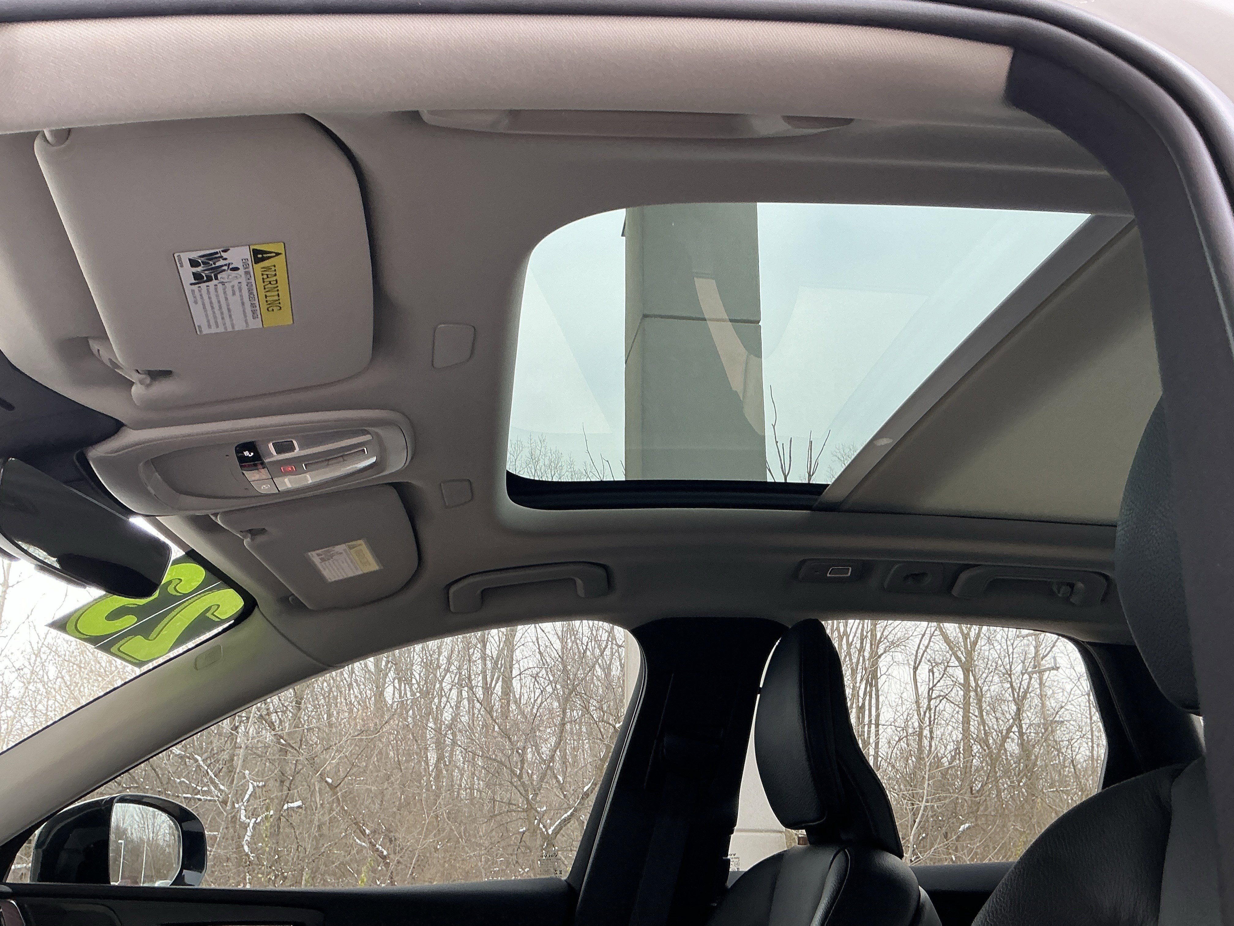 Used 2023 Volvo XC60 B5 Plus image 17