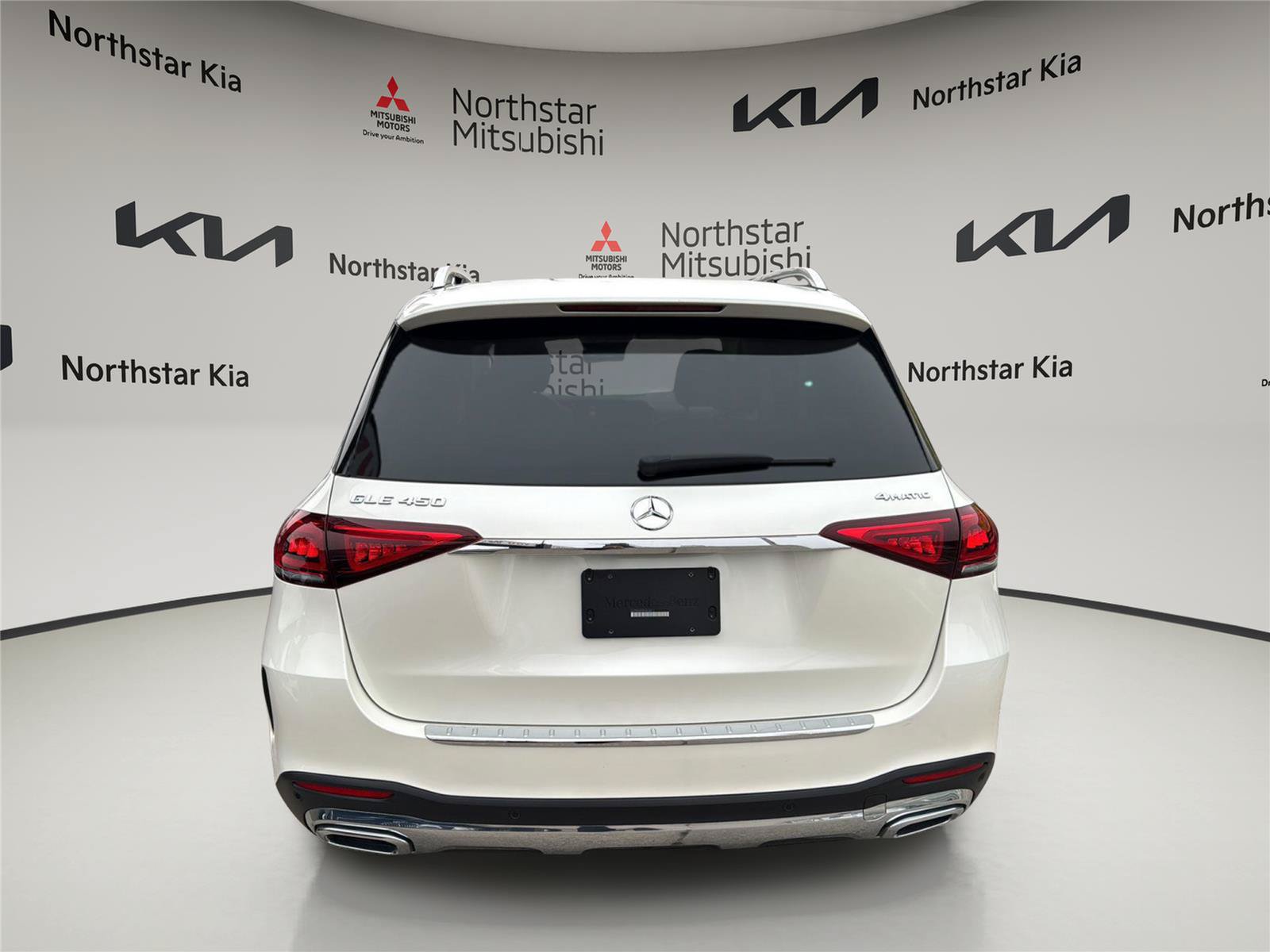 Used 2023 Mercedes-Benz GLE 450 4MATIC w/ AMG Line Exterior image 4