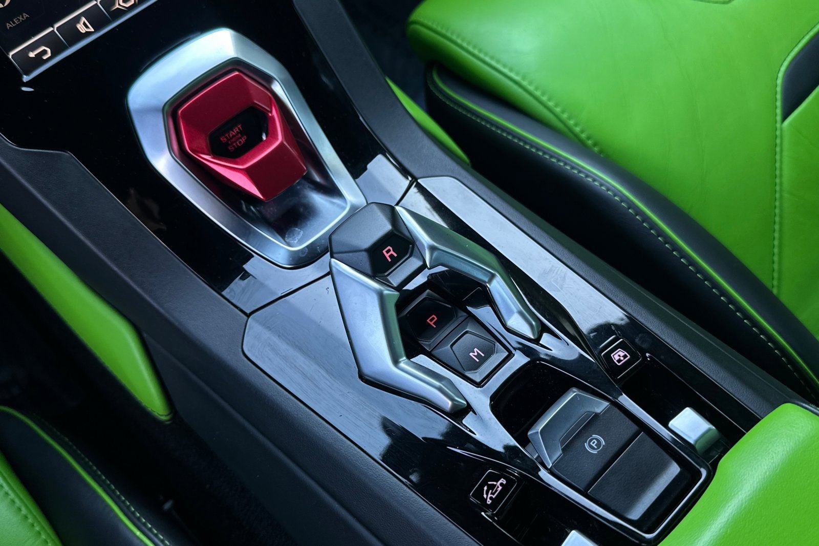 Used 2021 Lamborghini Huracan EVO image 21