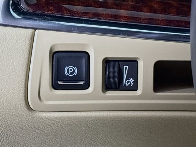 Used 2017 Cadillac XT5 Premium Luxury w/ Driver Assist Package image 11