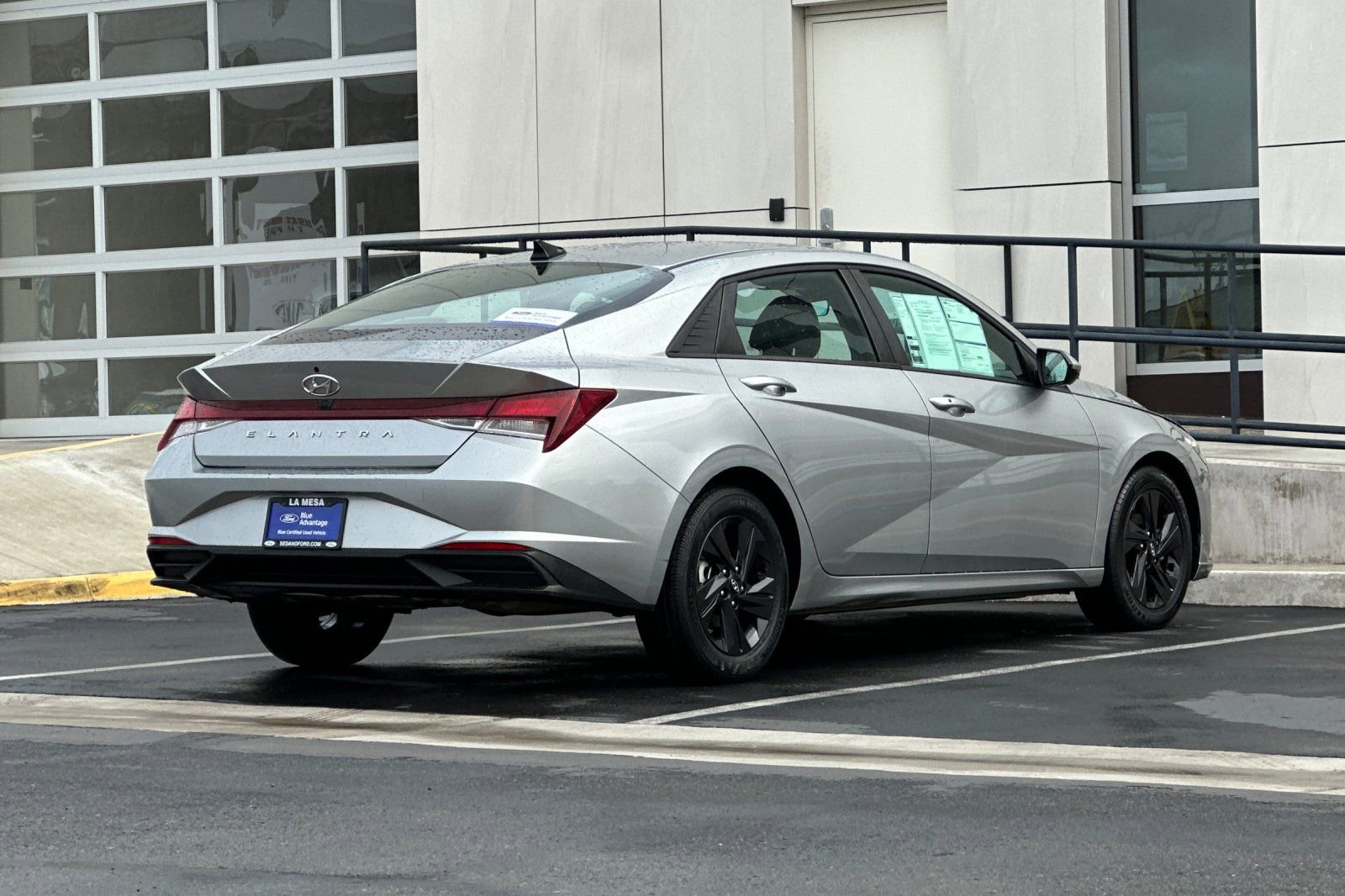 Used 2021 Hyundai Elantra SEL FWD image 3