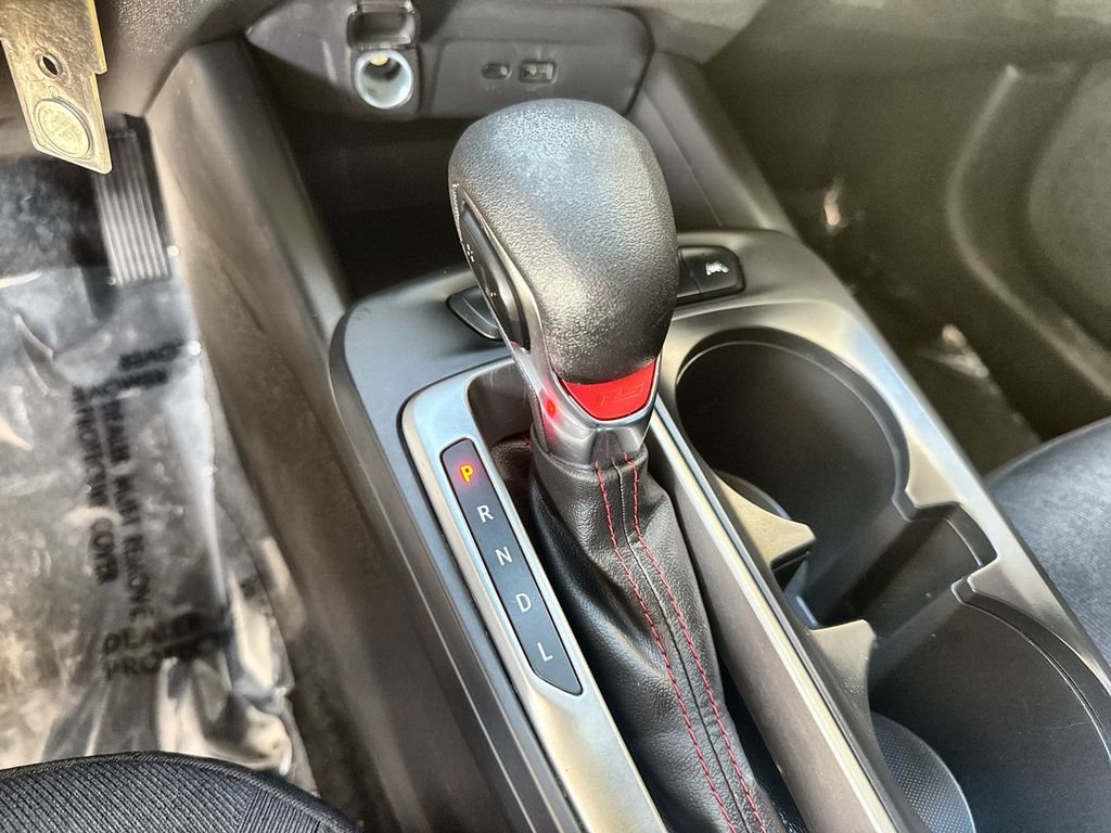 Used 2025 Chevrolet Trax RS w/ Sunroof Package FWD image 7
