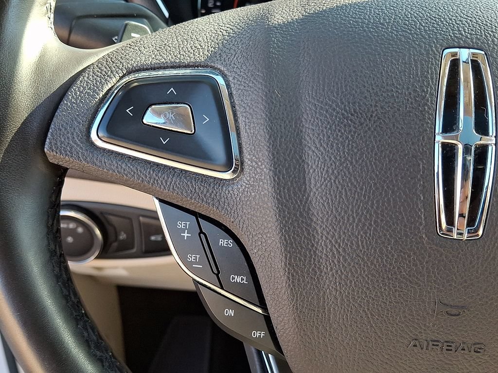 Used 2019 Lincoln MKC Select w/ Select Plus Package AWD/4WD image 22