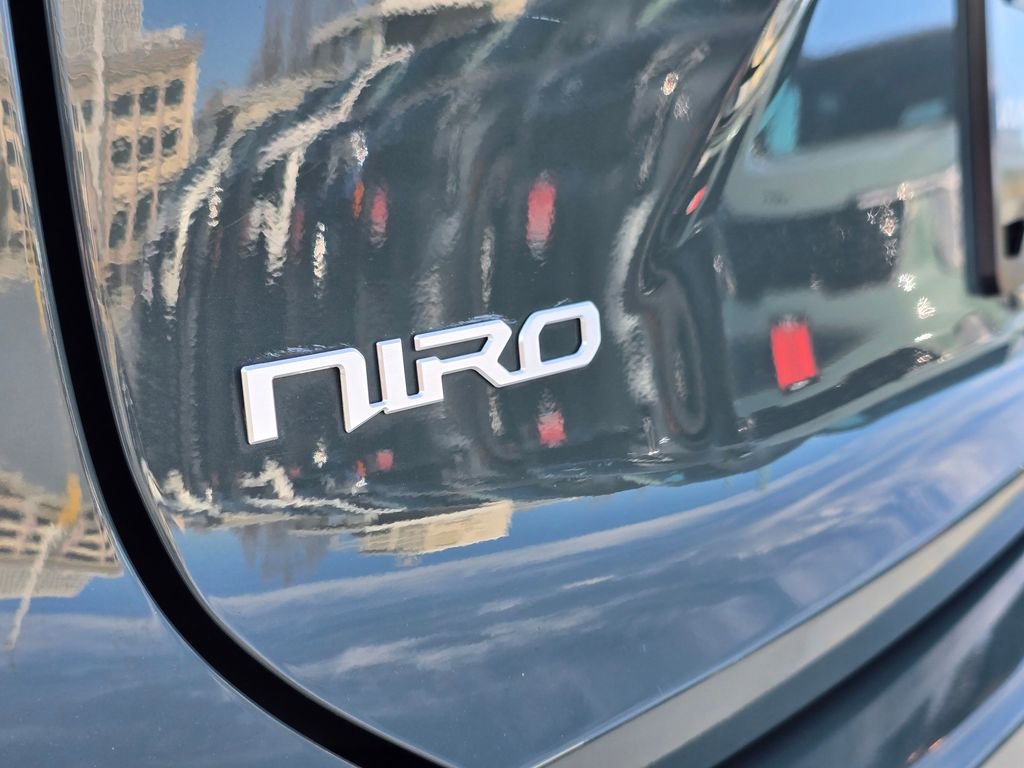 Used 2023 Kia Niro Wind w/ Wind Preserve Package FWD image 16