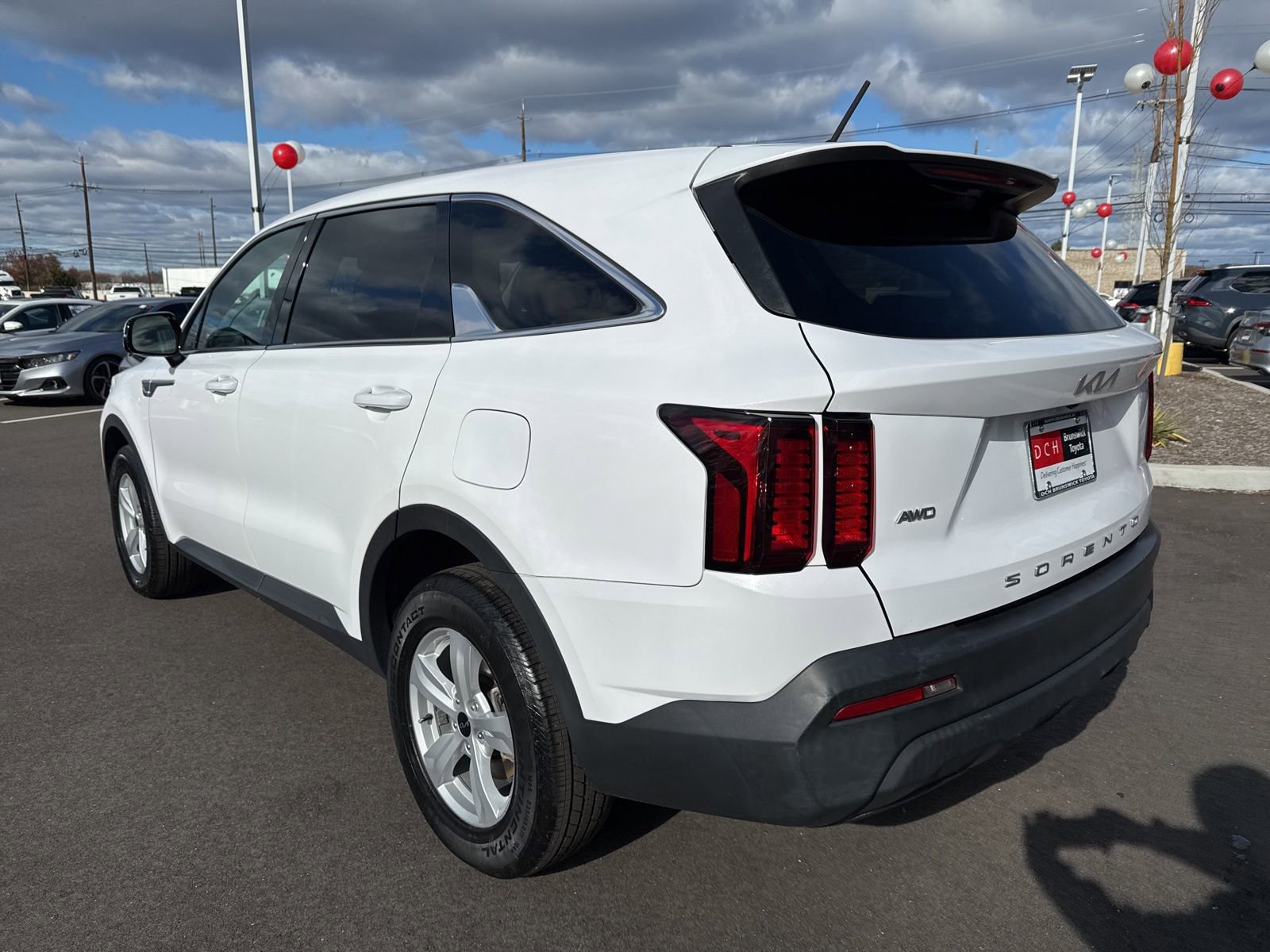 Used 2022 Kia Sorento LX image 7