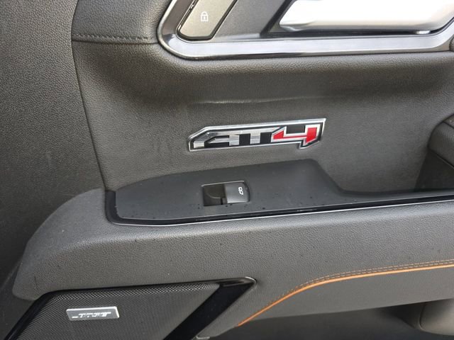 Used 2025 GMC Sierra 1500 AT4 w/ Technology Package AWD/4WD image 6