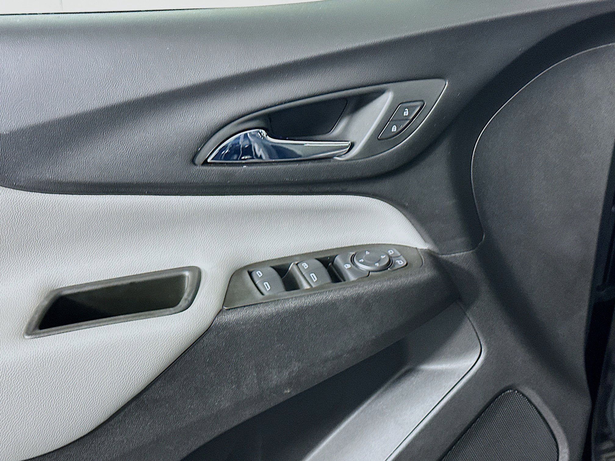 Used 2024 Chevrolet Equinox LS image 15