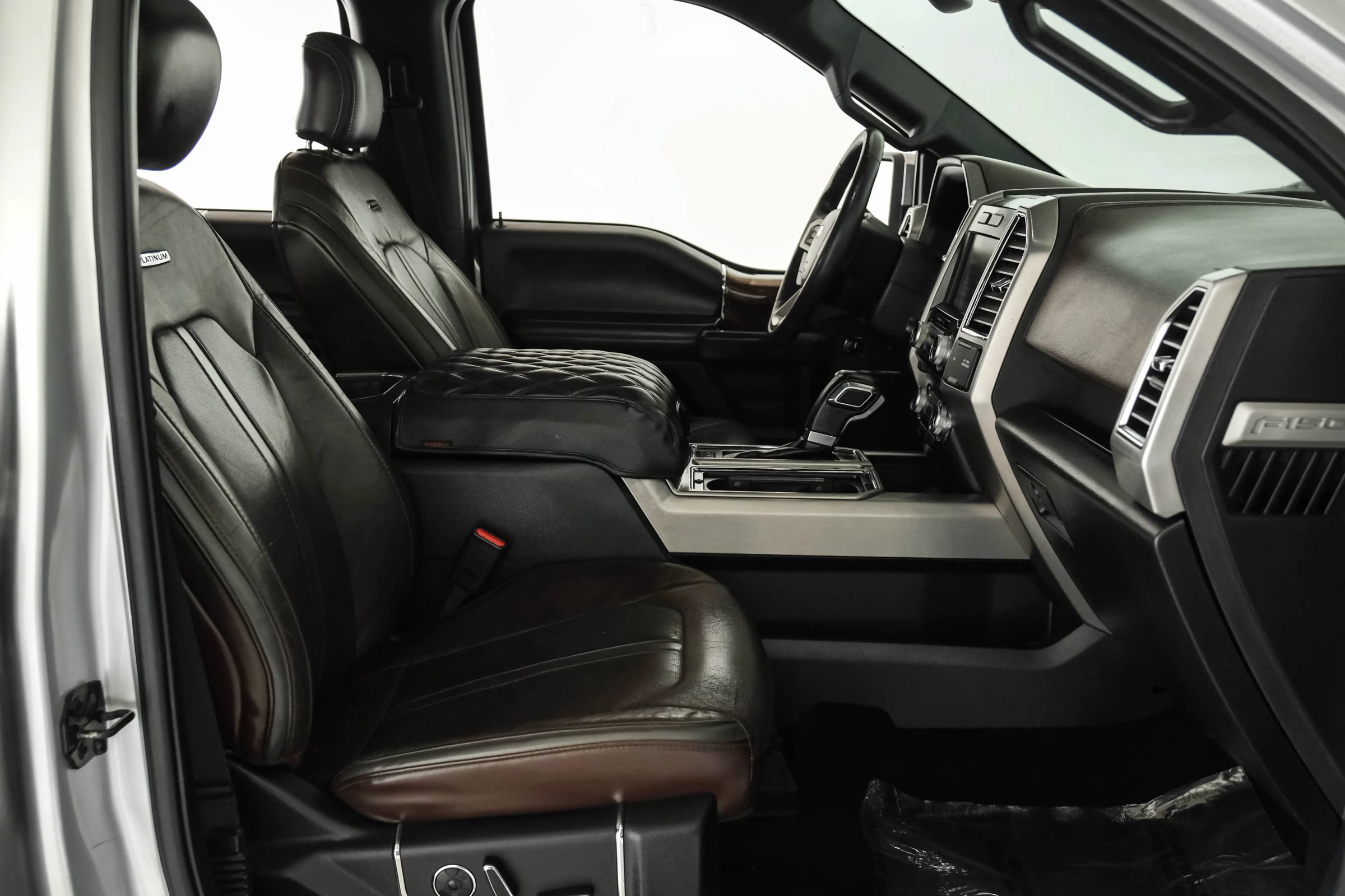 Used 2015 Ford F150 Platinum w/ Equipment Group 701A Luxury RWD image 28