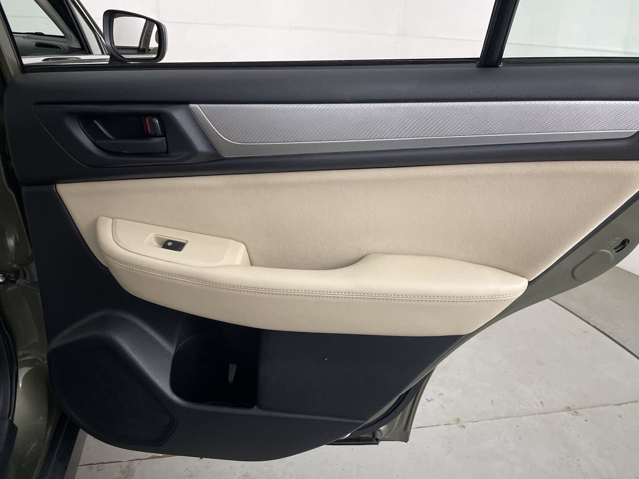 Used 2019 Subaru Outback 2.5i AWD/4WD image 21