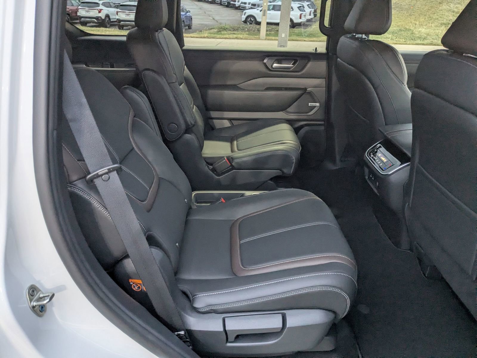 New 2026 Nissan Armada SL w/ Captain's Chari Seat Package image 29