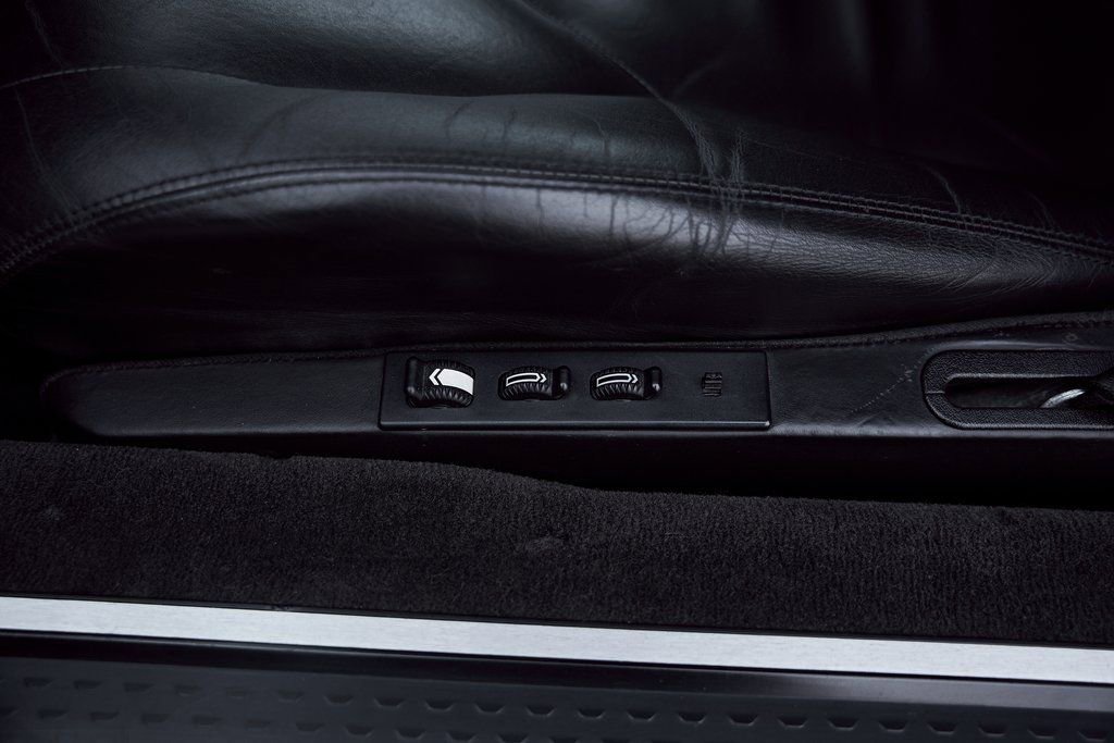 Used 2002 Mercedes-Benz SL 500 w/ SL2 Option Pkg image 33