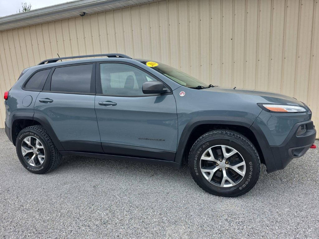 Used 2014 Jeep Cherokee Trailhawk w/ Comfort/Convenience Group AWD/4WD image 5