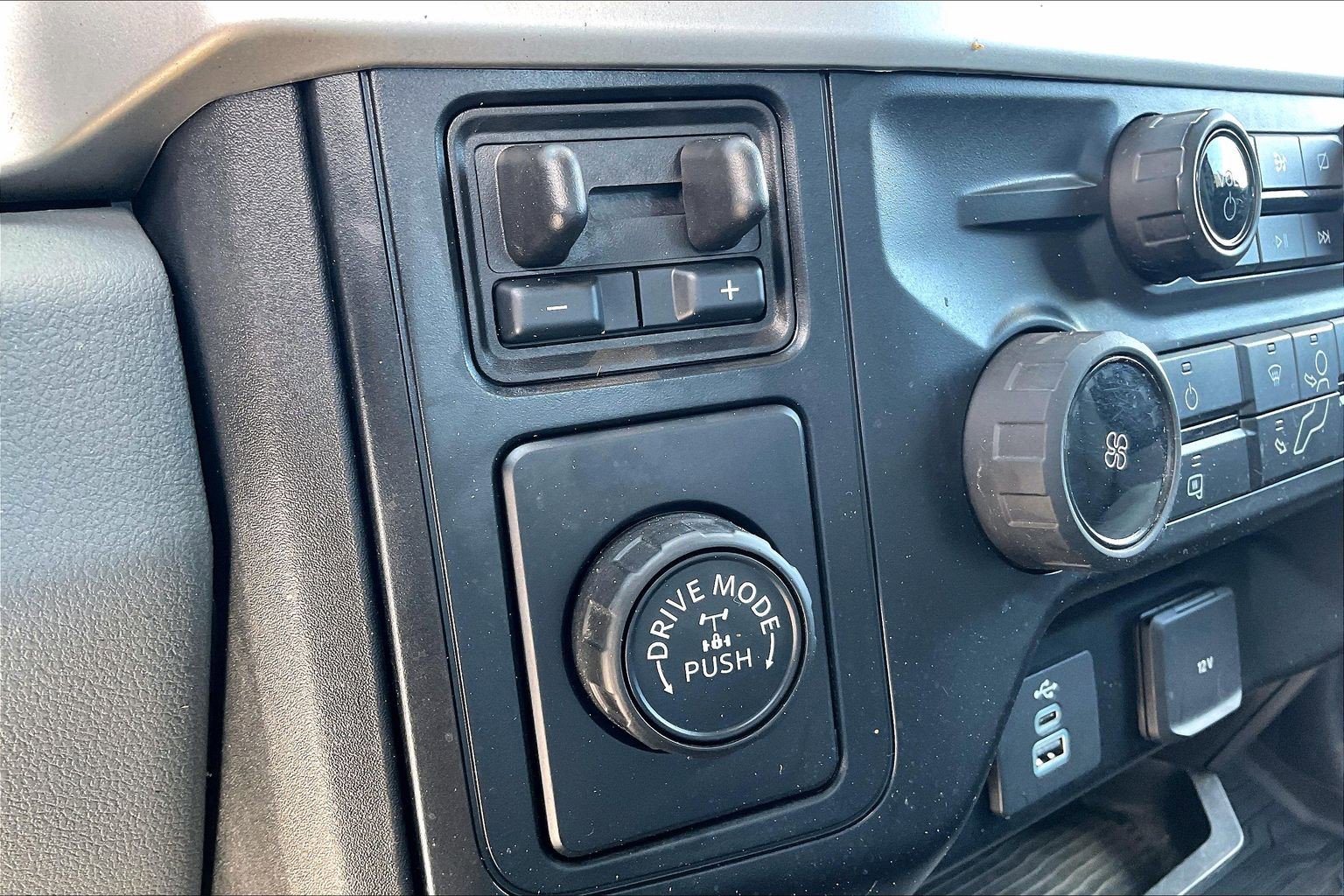 Used 2024 Ford F350 XL w/ XL Chrome Package RWD image 33