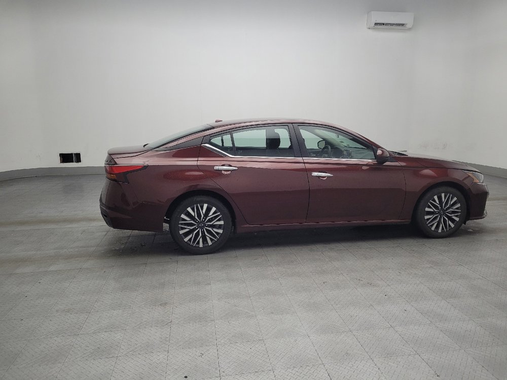 Used 2024 Nissan Altima 2.5 SV image 10