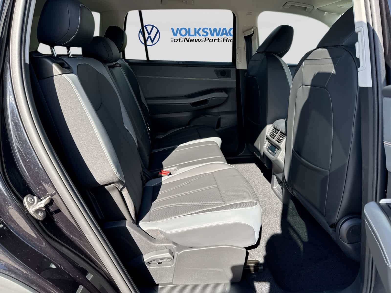 New 2027 Volkswagen Atlas SE FWD image 26
