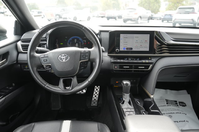 Used 2025 Toyota Camry SE FWD image 19