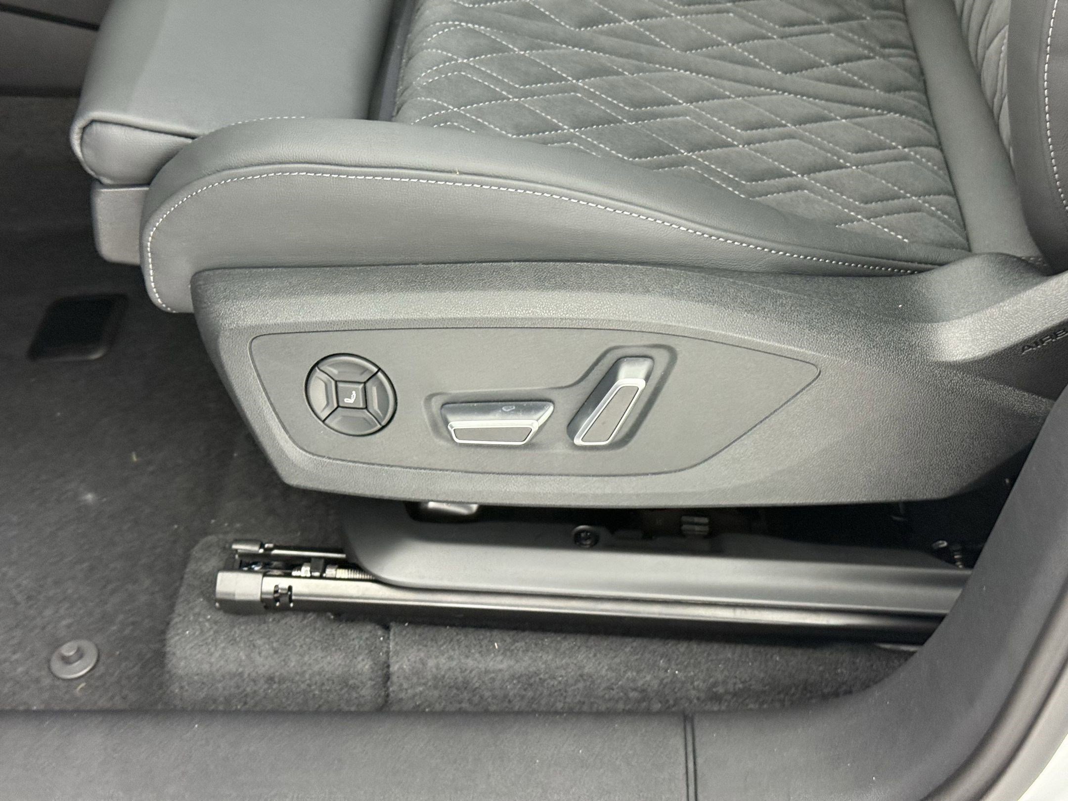 New 2025 Audi SQ6 e-tron Premium image 13