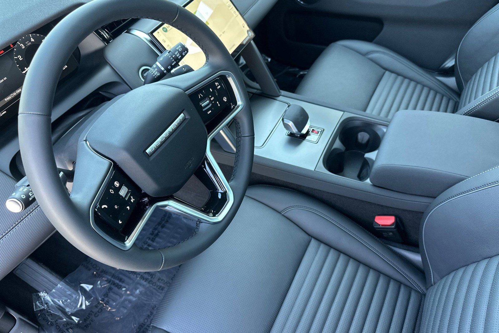 New 2025 Land Rover Discovery Sport Dynamic SE AWD/4WD image 15