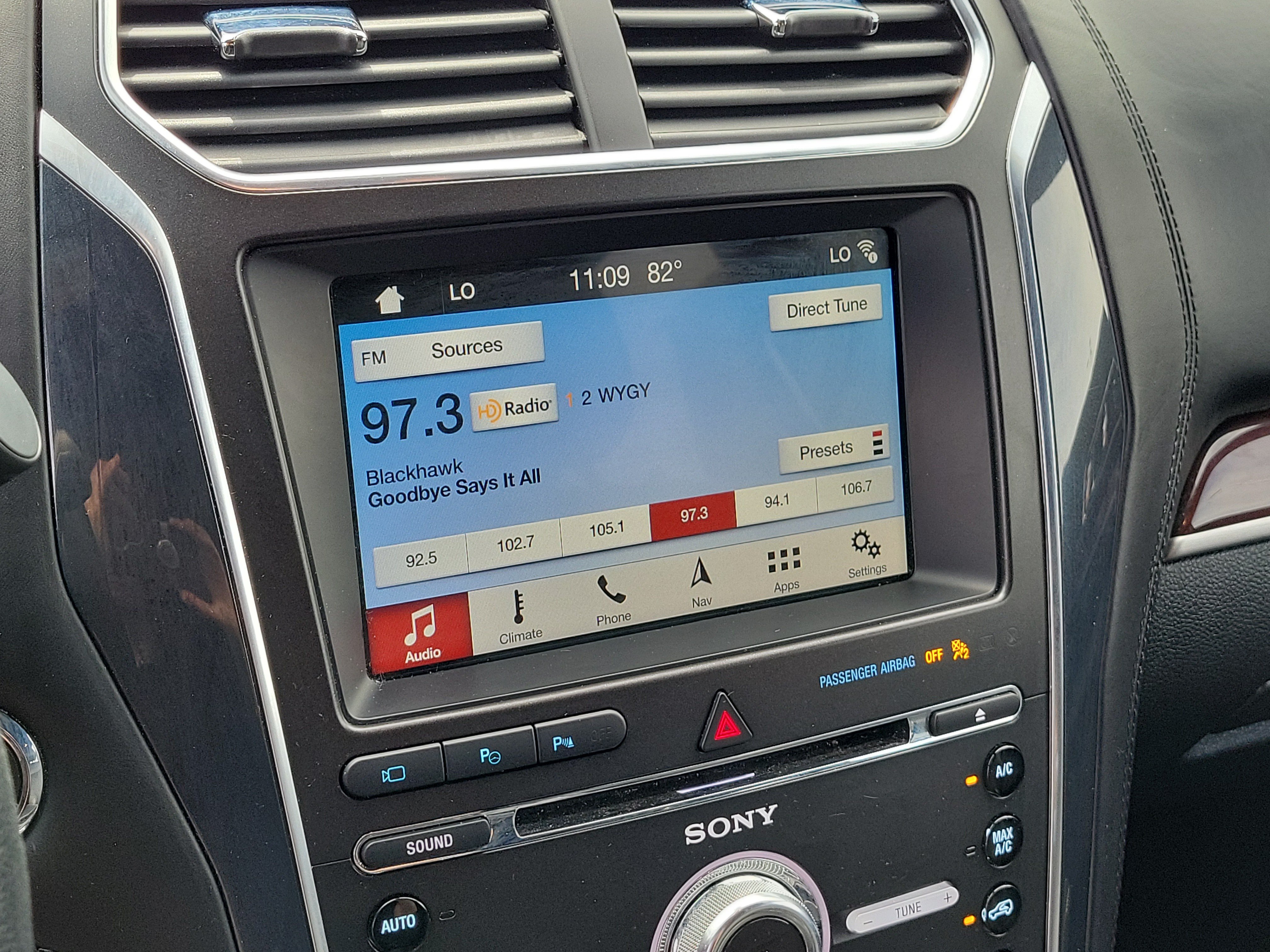 Used 2018 Ford Explorer Platinum AWD/4WD image 26