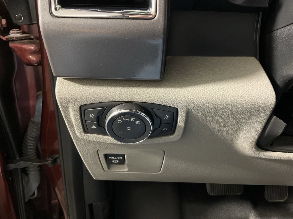 Used 2016 Ford F150 XLT AWD/4WD image 24