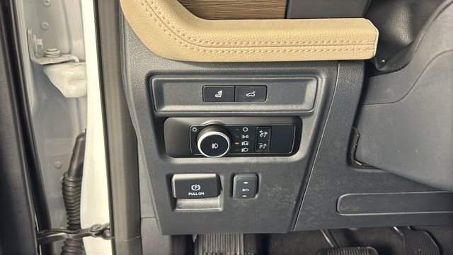 Used 2024 Ford Expedition Limited image 34