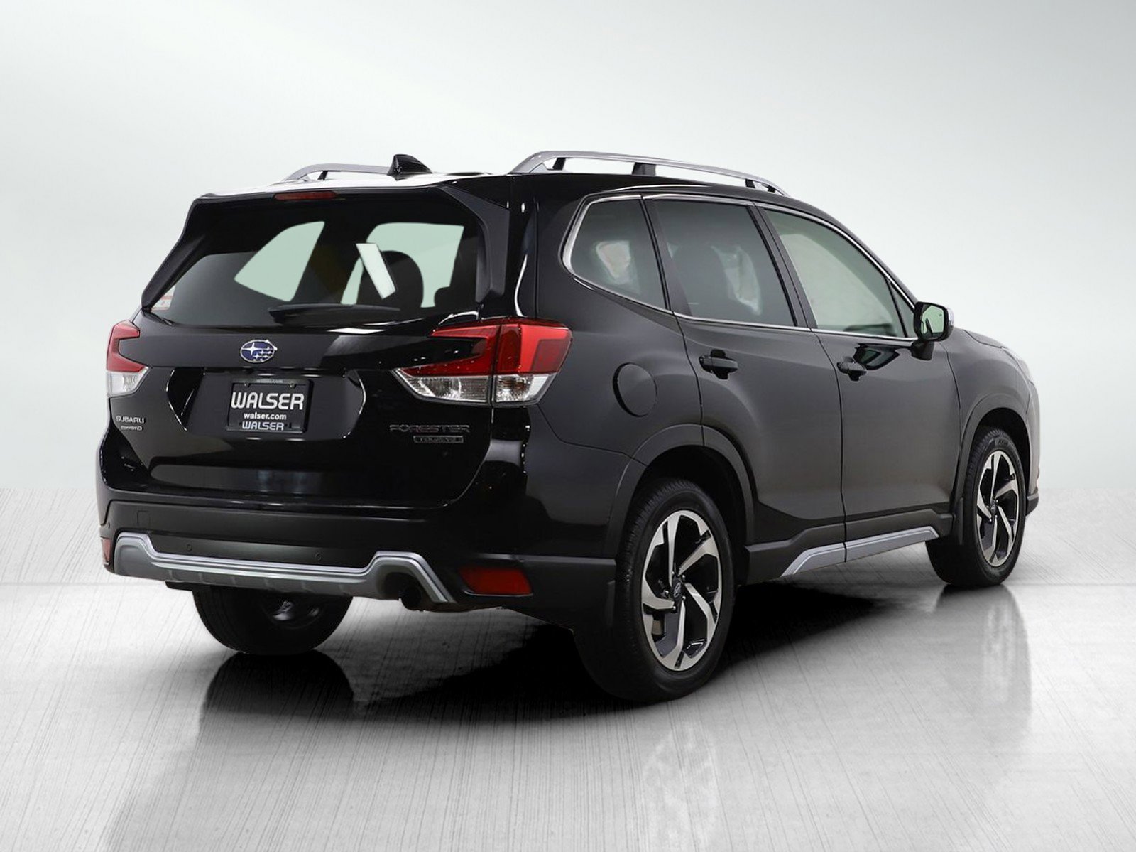Used 2022 Subaru Forester Touring image 5