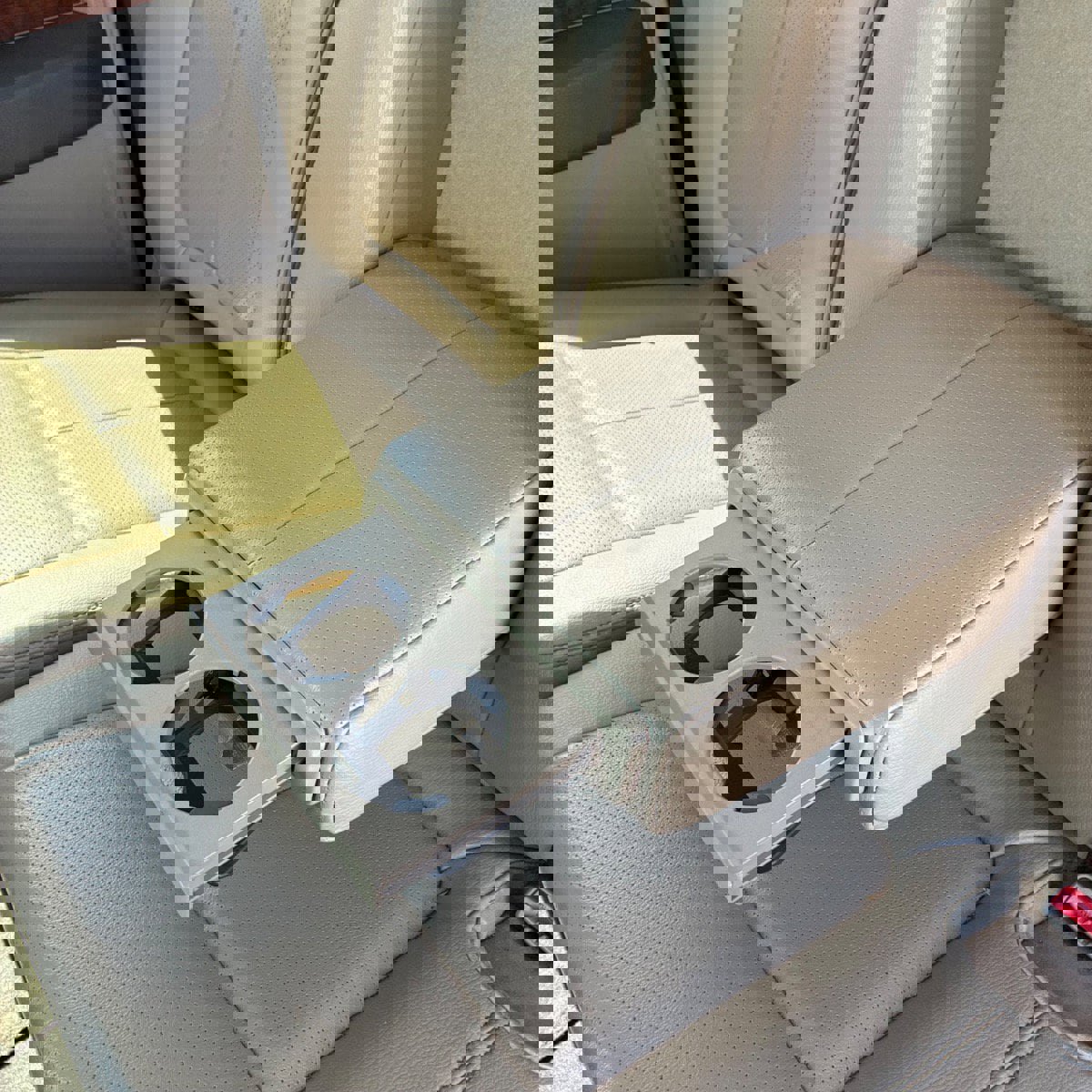 Used 2010 Ford F150 Lariat image 28