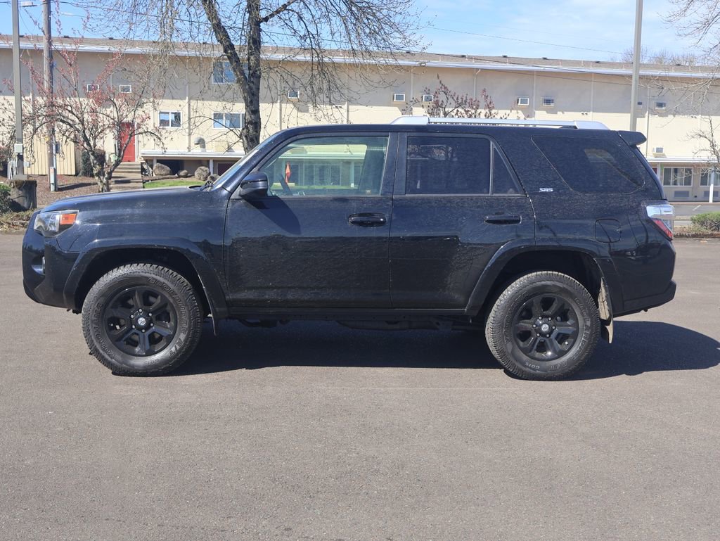 Used 2018 Toyota 4Runner SR5 image 3