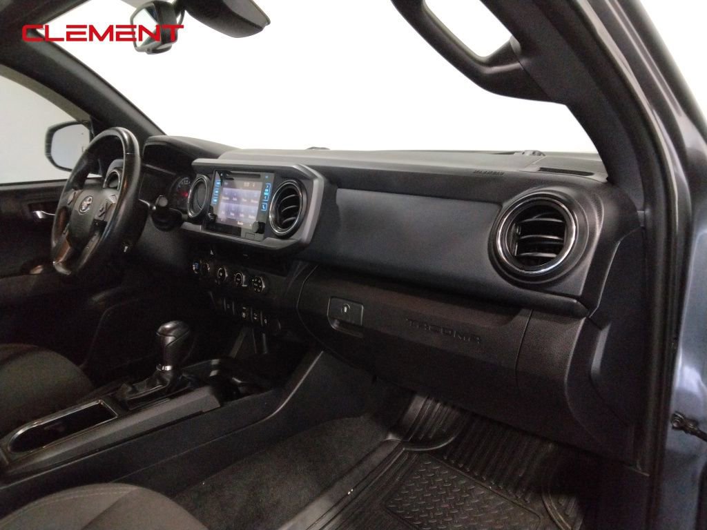 Used 2018 Toyota Tacoma TRD Off-Road image 33