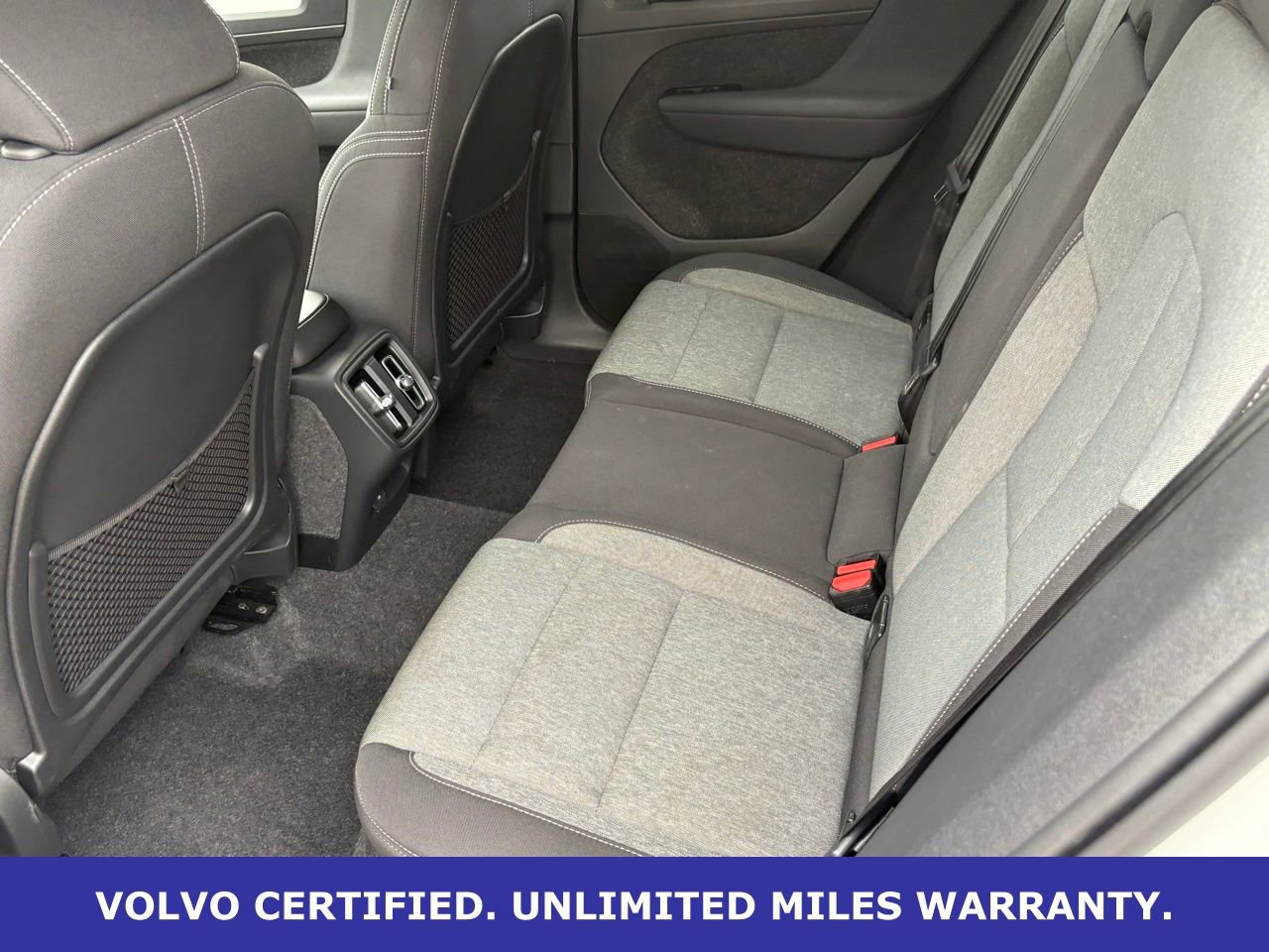 Certified 2025 Volvo XC40 B5 Core AWD/4WD image 30