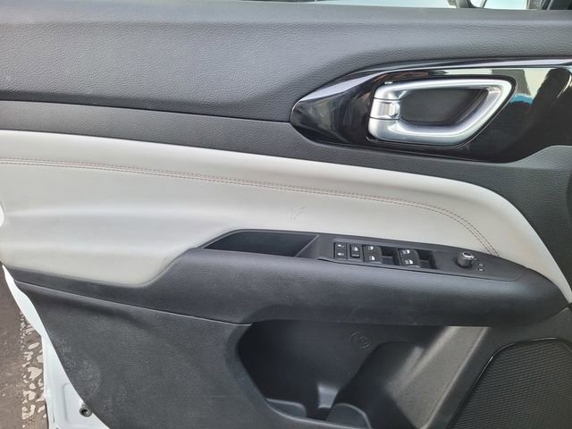 Used 2025 Jeep Compass Limited image 15