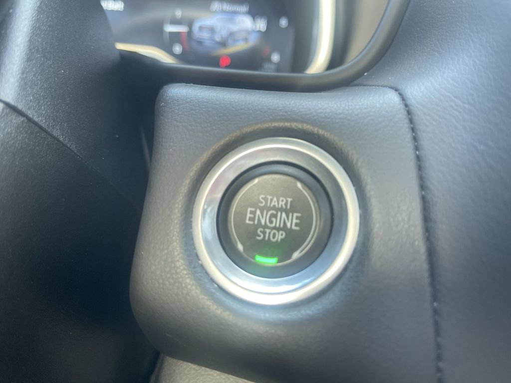 Used 2023 GMC Yukon SLT AWD/4WD image 15