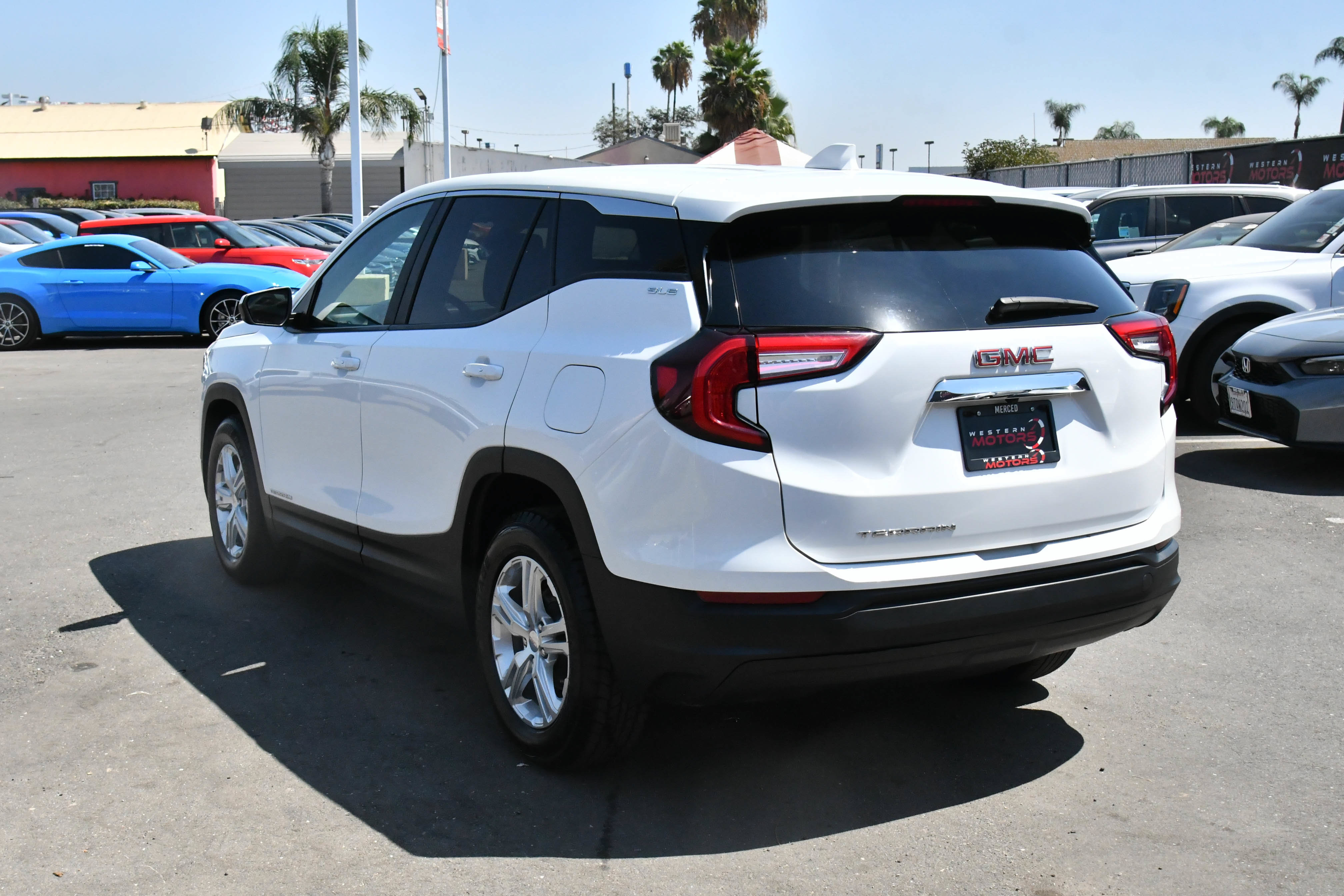 Used 2024 GMC Terrain SLE FWD image 6