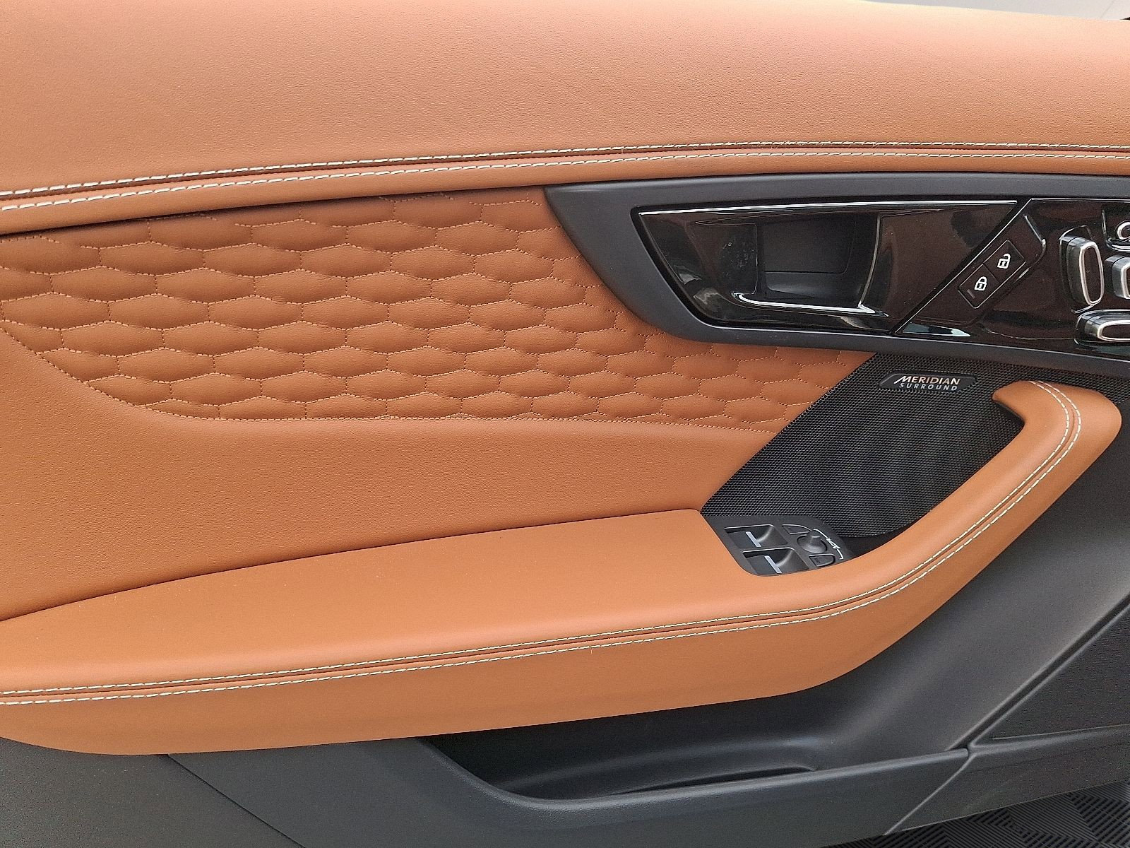 New 2024 Jaguar F-TYPE R image 8