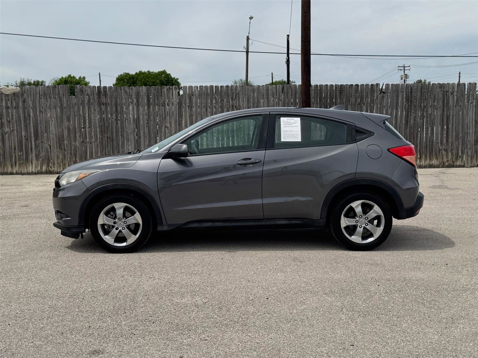 Used 2017 Honda HR-V LX image 7